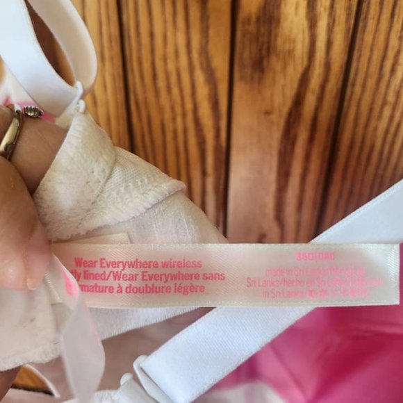 VICTORIA SECRETS PINK WEAR EVERYWHERE WIRELESS LIGHTLY LINED BRA ~ 36D ~ WHITE - Picture 4 of 4